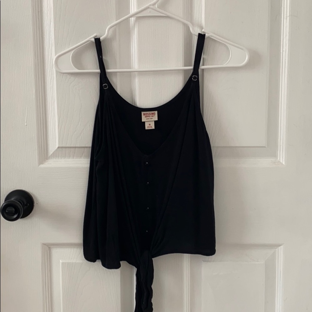 Simple cropped black tank